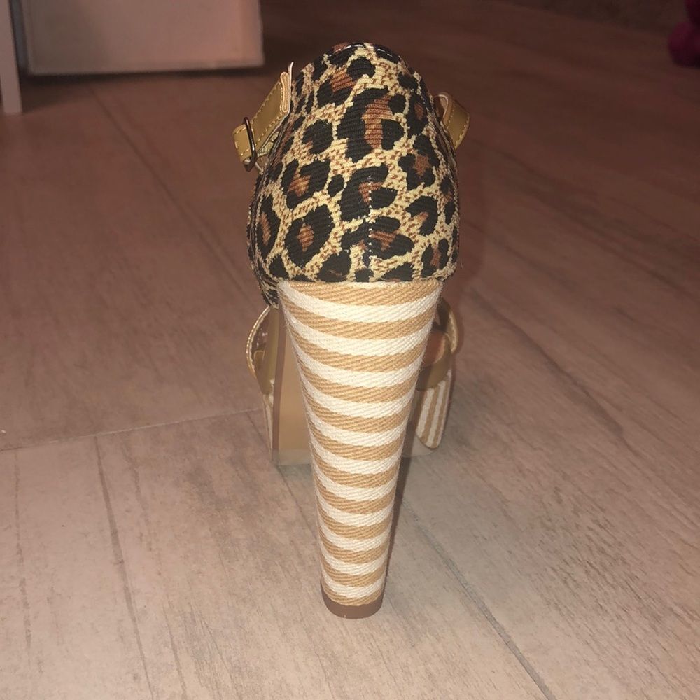 Multi color beaded chunky heels - Picture 5 of 8